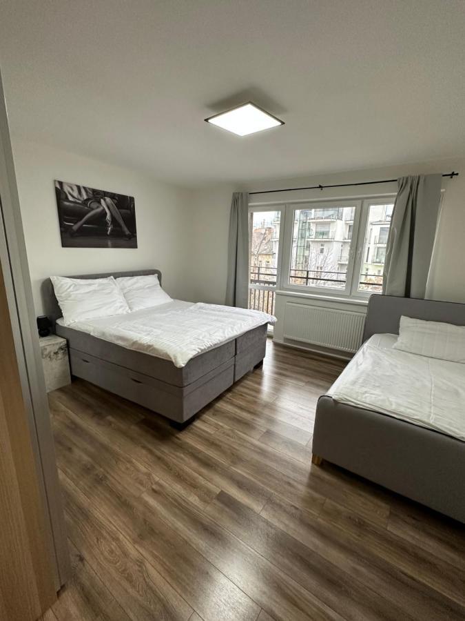 Medena Apartment Old Town With Free Parking Bratislava Exterior foto