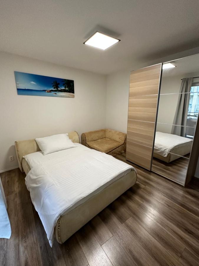 Medena Apartment Old Town With Free Parking Bratislava Exterior foto
